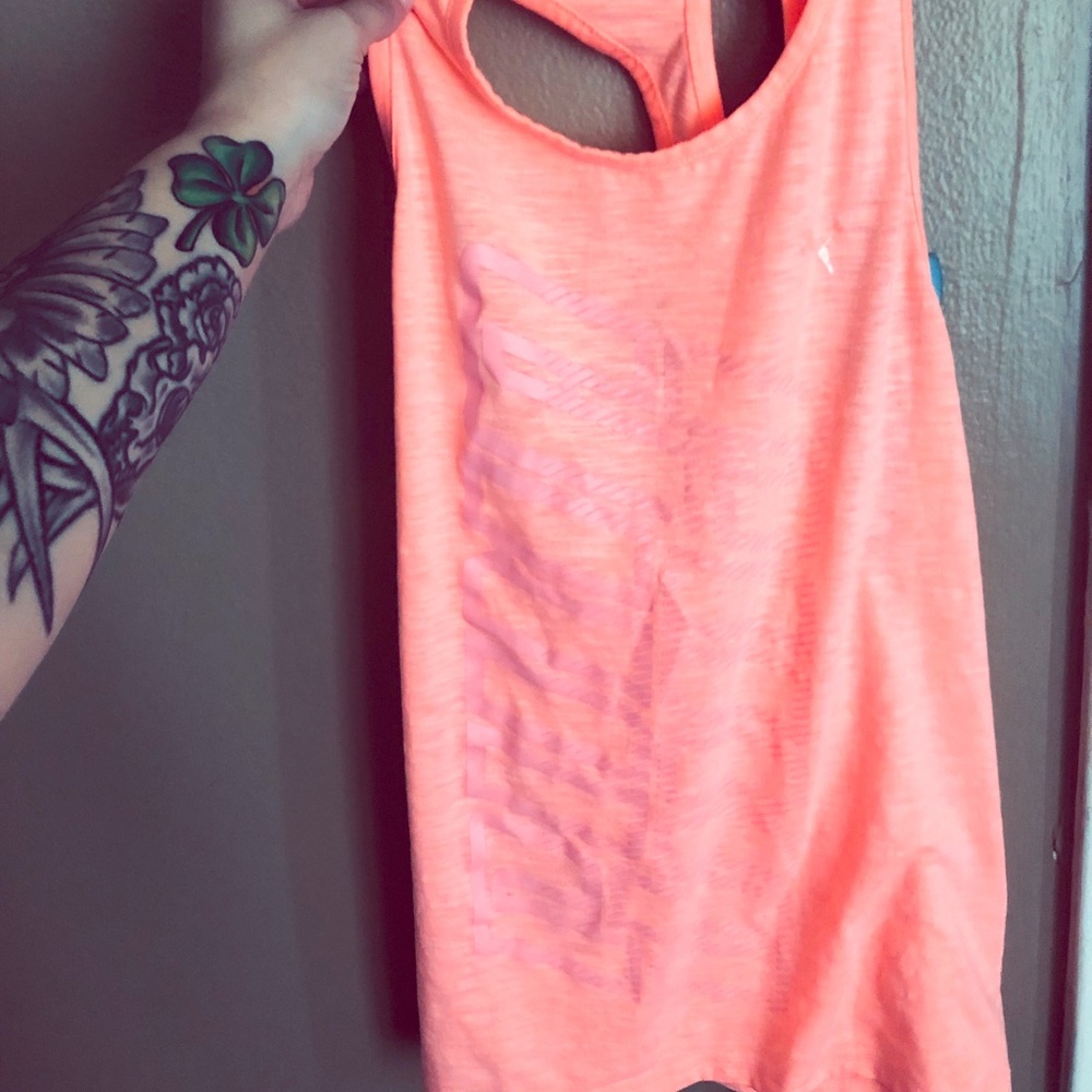 🧡4 for $17🧡 Coral and light pink puma tank